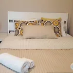 Private Bedroom Near Airport And Self Check In Habitación en casa particular Vantaa